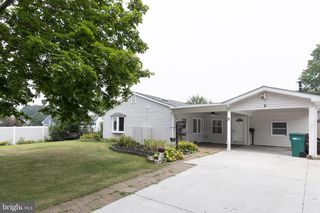 5 SWEETBRIAR LN, Levittown, PA 19055