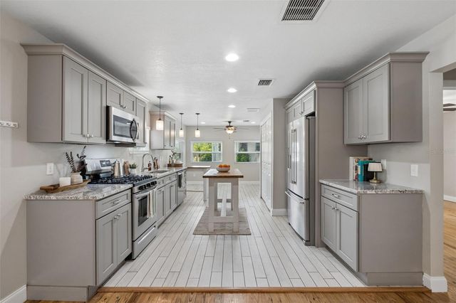 140 PAGE STREET, Orlando, FL 32806