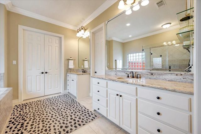 51 Deerwood Court, Lake Jackson, TX 77566