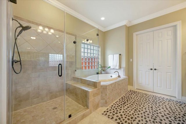 51 Deerwood Court, Lake Jackson, TX 77566