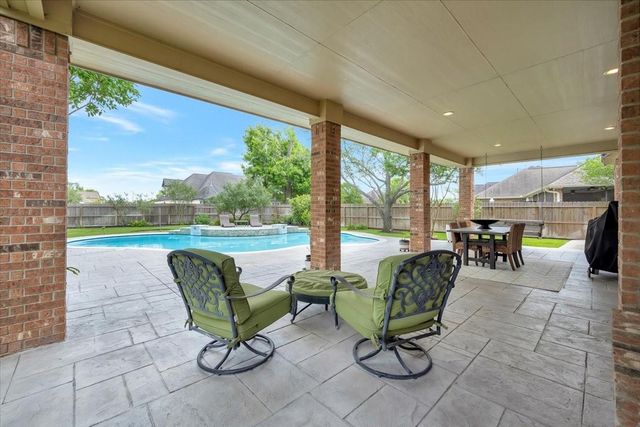 51 Deerwood Court, Lake Jackson, TX 77566