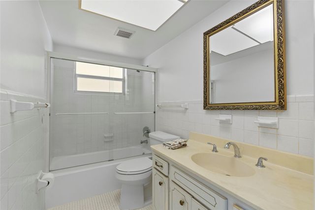 2755 NE 28th Ave F2, Lighthouse Point, FL 33064