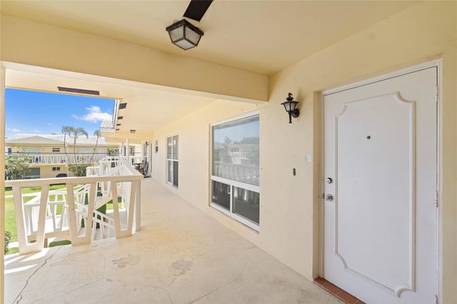 2755 NE 28th Ave F2, Lighthouse Point, FL 33064