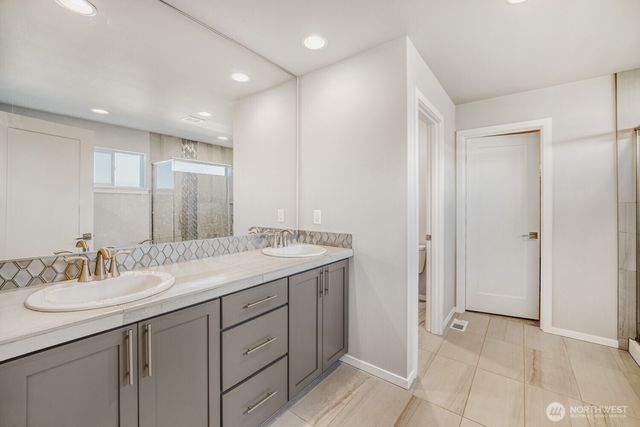 12482 SE 301st Place, Auburn, WA 98092