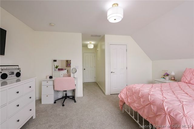 5248 Bogue Homa Drive, Sellersburg, IN 47172