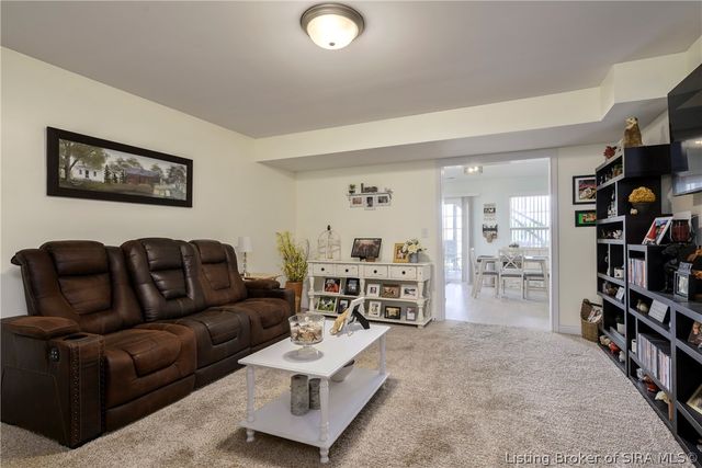 5248 Bogue Homa Drive, Sellersburg, IN 47172
