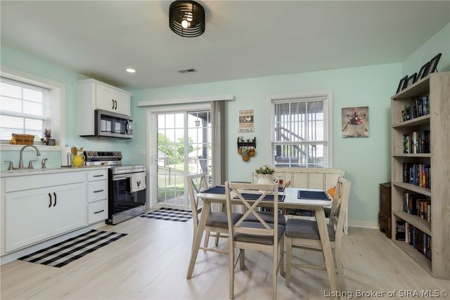 5248 Bogue Homa Drive, Sellersburg, IN 47172