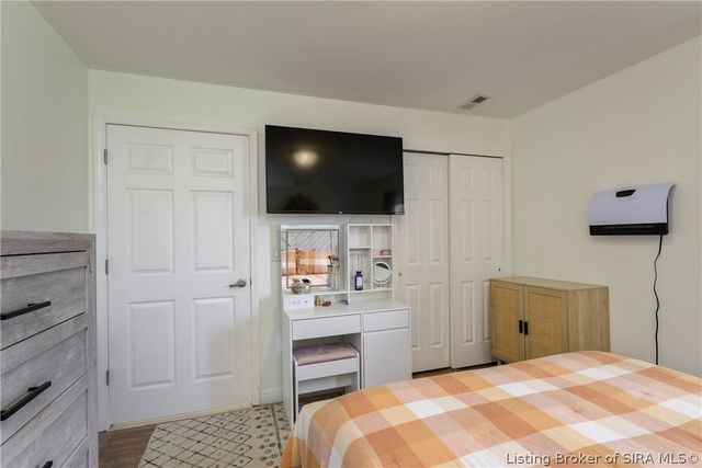 5248 Bogue Homa Drive, Sellersburg, IN 47172