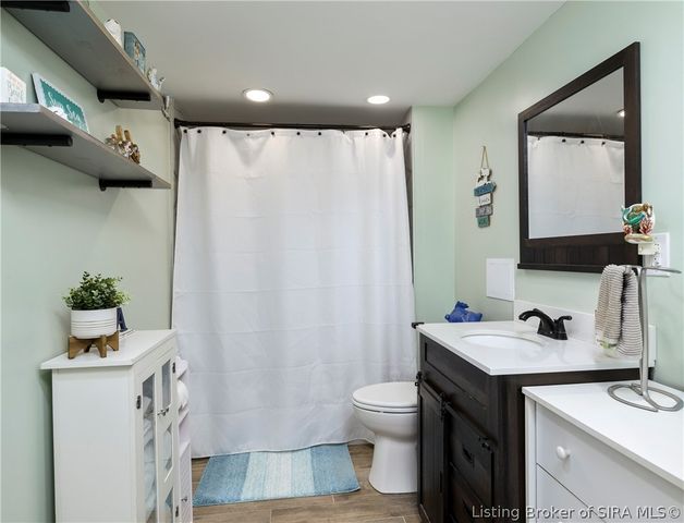 5248 Bogue Homa Drive, Sellersburg, IN 47172