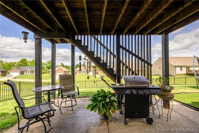 5248 Bogue Homa Drive, Sellersburg, IN 47172