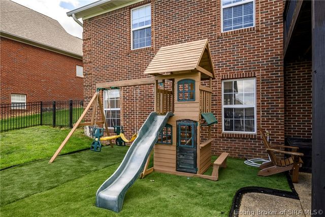 5248 Bogue Homa Drive, Sellersburg, IN 47172