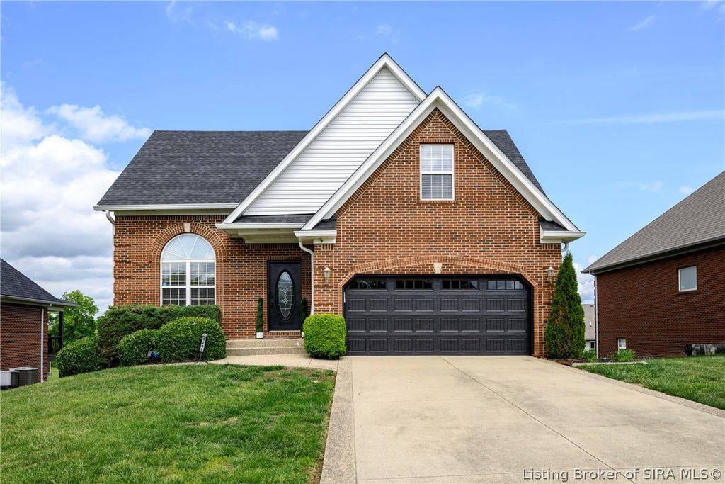 5248 Bogue Homa Drive, Sellersburg, IN 47172