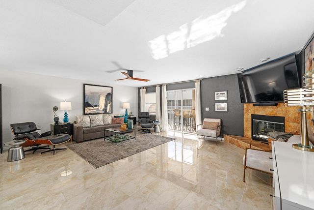 1117 PINELLAS BAYWAY S 306, St Petersburg, FL 33715