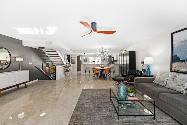 1117 PINELLAS BAYWAY S 306, St Petersburg, FL 33715