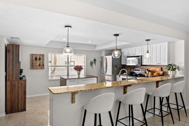 1117 PINELLAS BAYWAY S 306, St Petersburg, FL 33715