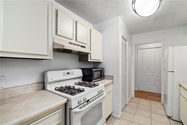 4013 Lake Pointe Circle, Roswell, GA 30075