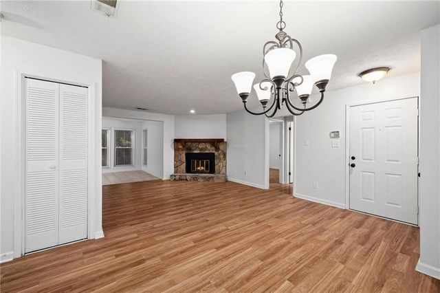 4013 Lake Pointe Circle, Roswell, GA 30075