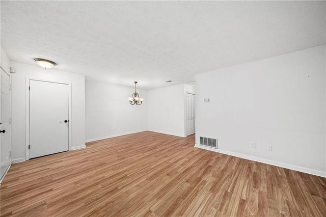 4013 Lake Pointe Circle, Roswell, GA 30075