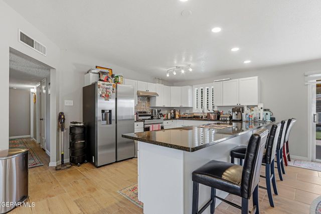 10012 SINGAPORE Avenue, El Paso, TX 79925