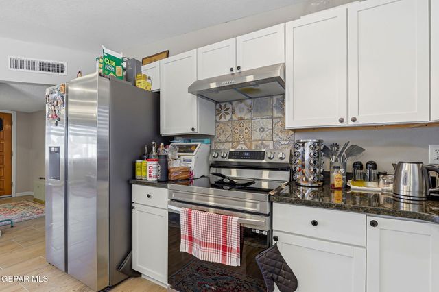 10012 SINGAPORE Avenue, El Paso, TX 79925