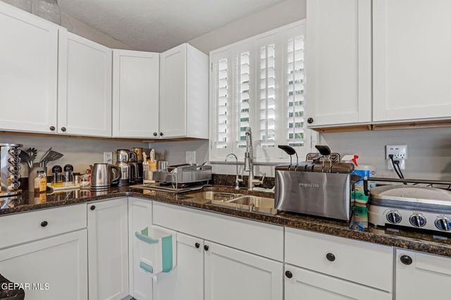 10012 SINGAPORE Avenue, El Paso, TX 79925