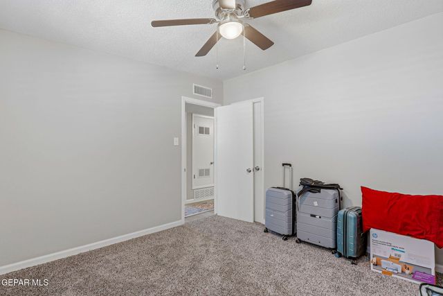 10012 SINGAPORE Avenue, El Paso, TX 79925