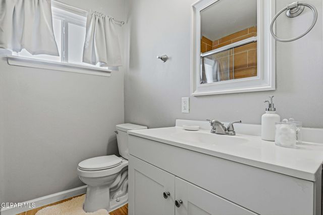 10012 SINGAPORE Avenue, El Paso, TX 79925