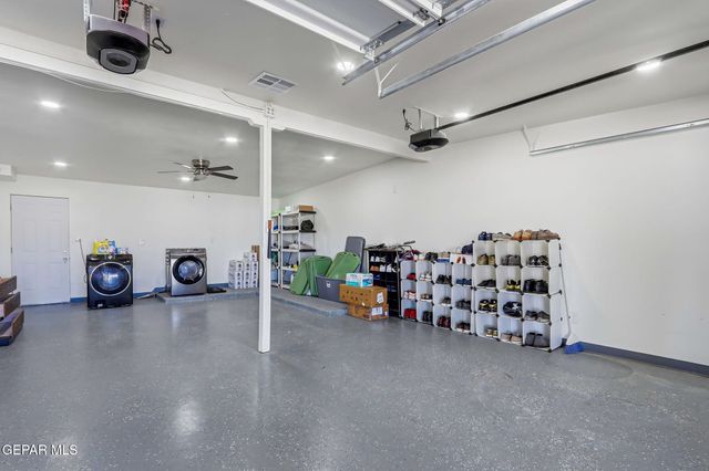 10012 SINGAPORE Avenue, El Paso, TX 79925