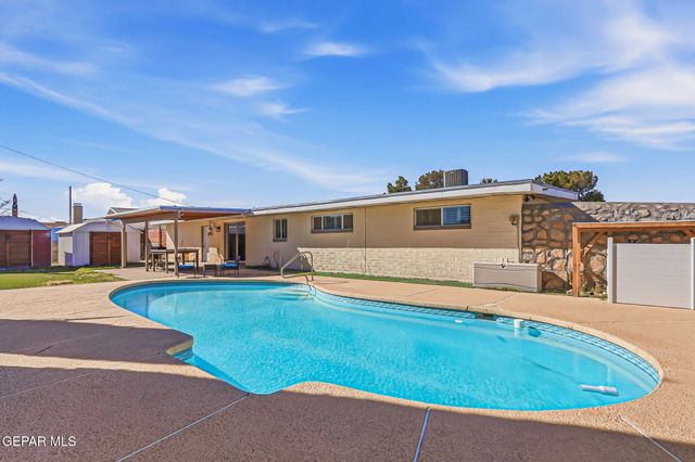 10012 SINGAPORE Avenue, El Paso, TX 79925