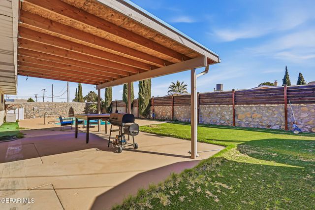 10012 SINGAPORE Avenue, El Paso, TX 79925