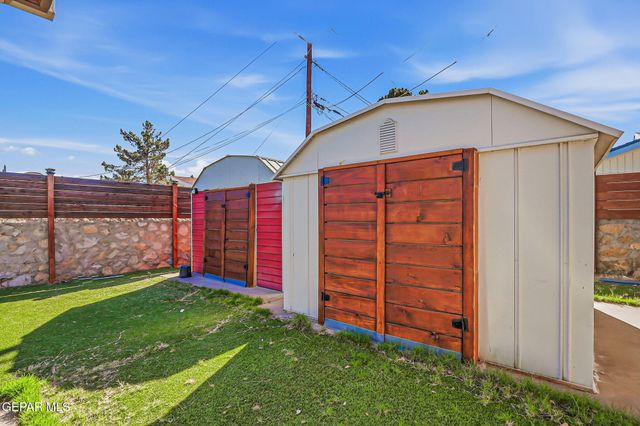 10012 SINGAPORE Avenue, El Paso, TX 79925