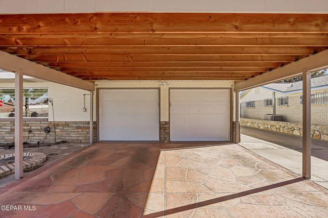 10012 SINGAPORE Avenue, El Paso, TX 79925