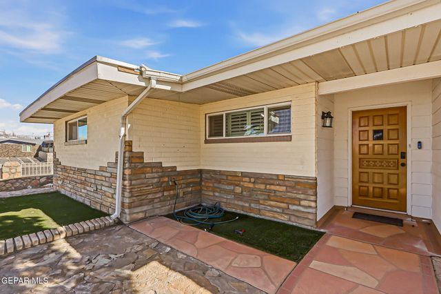 10012 SINGAPORE Avenue, El Paso, TX 79925