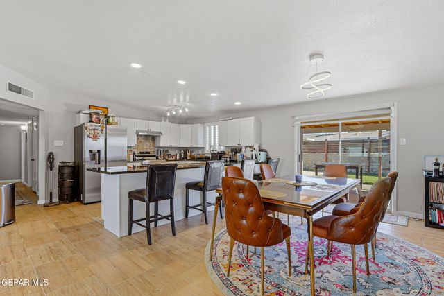 10012 SINGAPORE Avenue, El Paso, TX 79925