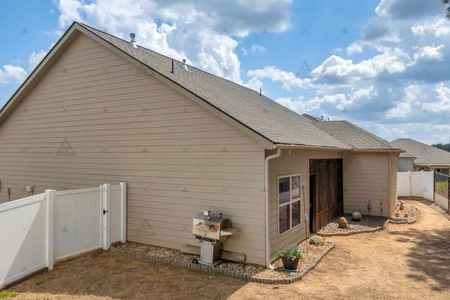 825 Hidden Hollow Circle, Commerce, GA 30529