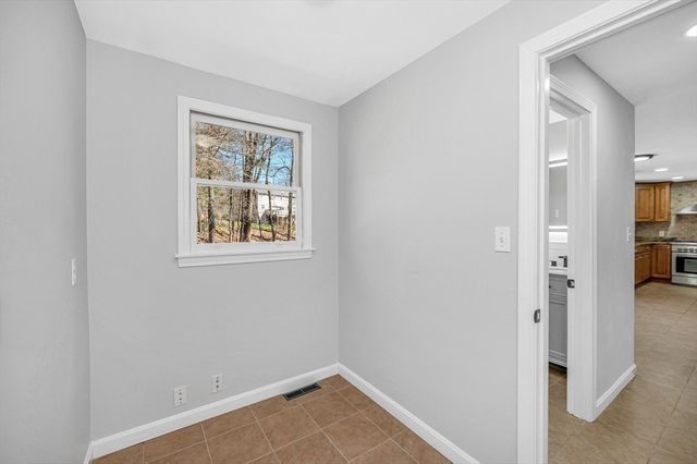 255 Hay Meadow Rd, North Andover, MA 01845
