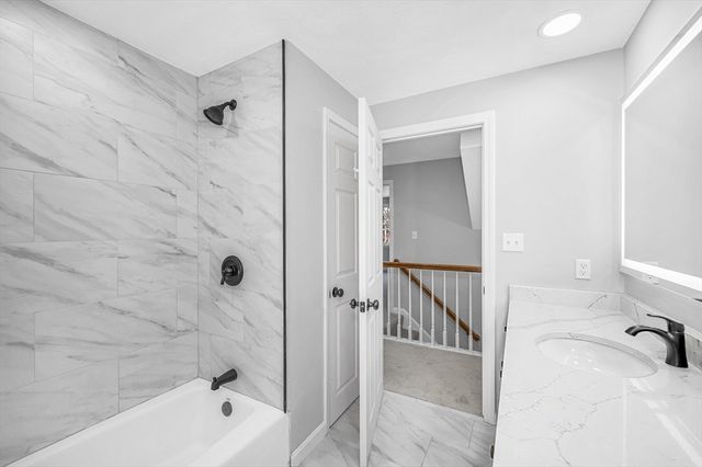 255 Hay Meadow Rd, North Andover, MA 01845