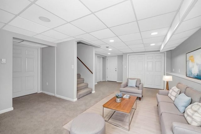 255 Hay Meadow Rd, North Andover, MA 01845