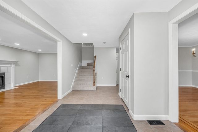 255 Hay Meadow Rd, North Andover, MA 01845