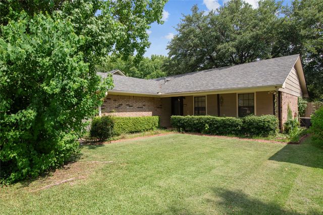 2526 Downs Circle, Bossier City, LA 71111