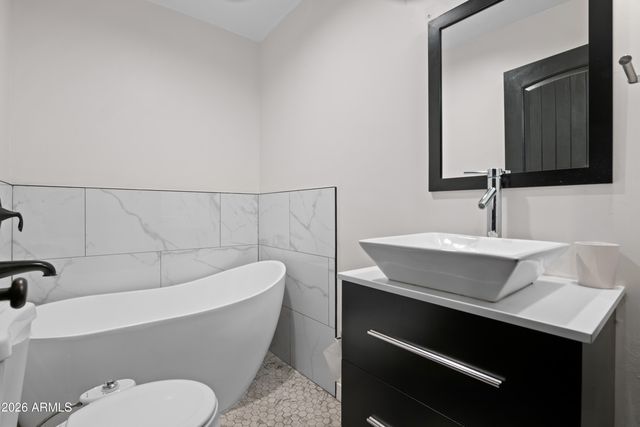 2521 N Evergreen Street, Phoenix, AZ 85006