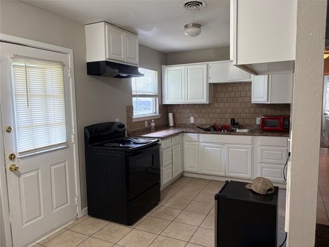 5235 Stanley Keller Road, Haltom City, TX 76117