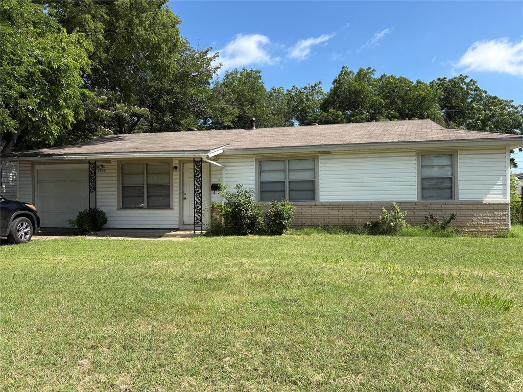 5235 Stanley Keller Road, Haltom City, TX 76117