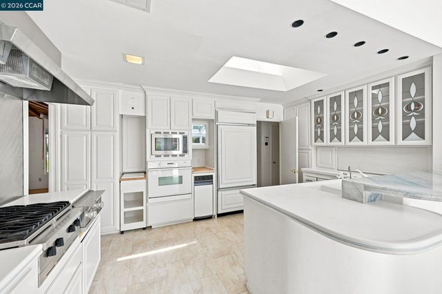 208 Ivy Dr, Orinda, CA 94563