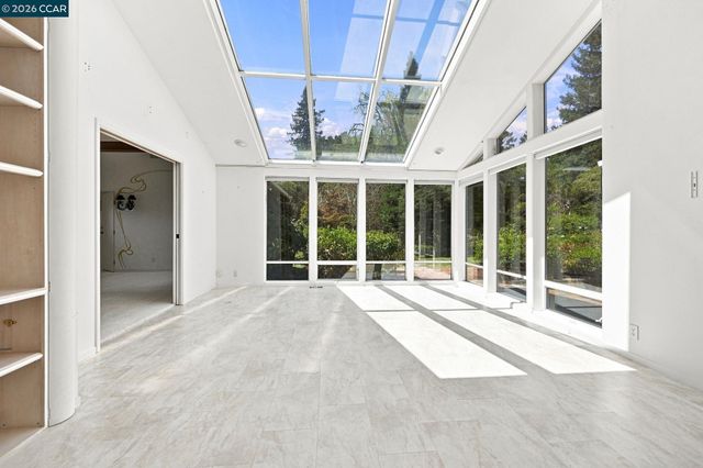 208 Ivy Dr, Orinda, CA 94563