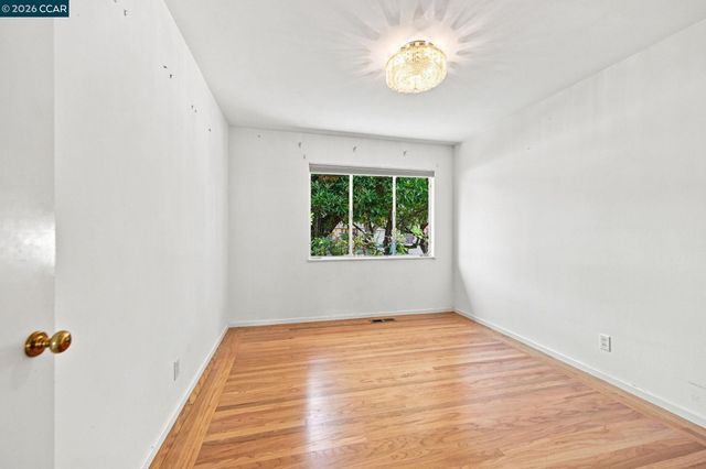 208 Ivy Dr, Orinda, CA 94563