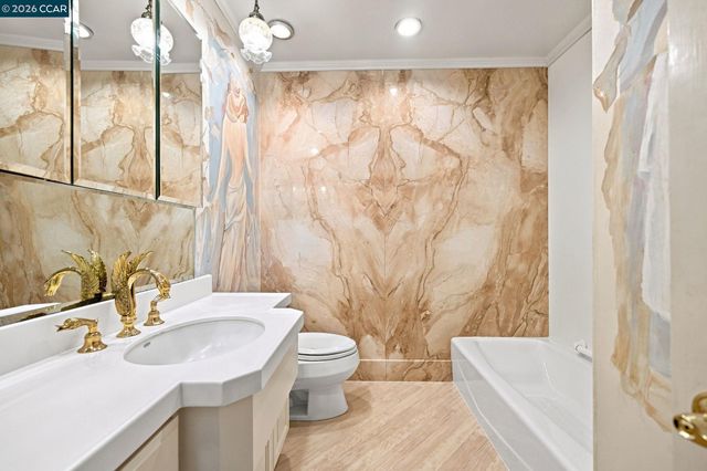 208 Ivy Dr, Orinda, CA 94563