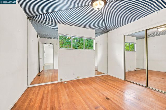 208 Ivy Dr, Orinda, CA 94563