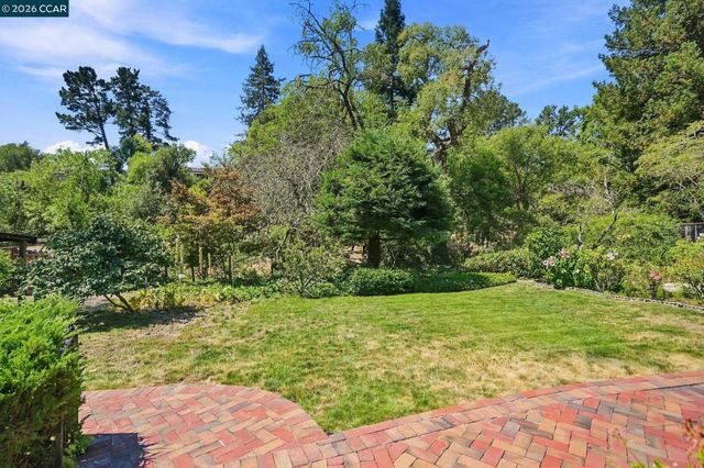208 Ivy Dr, Orinda, CA 94563