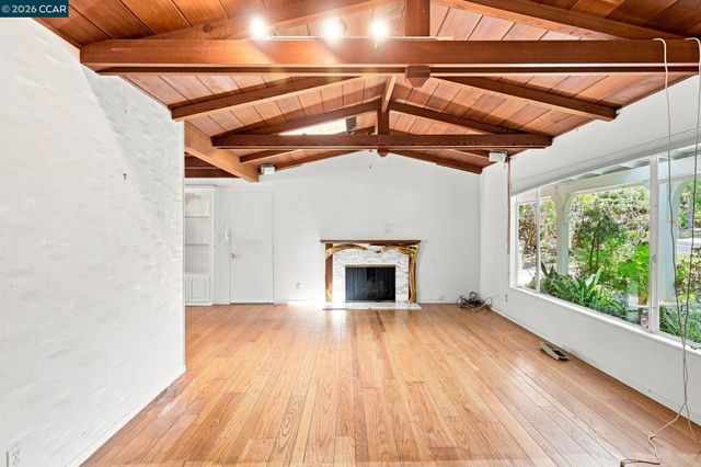 208 Ivy Dr, Orinda, CA 94563
